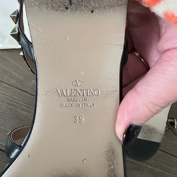 ✨Valentino Rockstud✨ Black Leather Ankle Strap Sandal - Picture 7 of 11